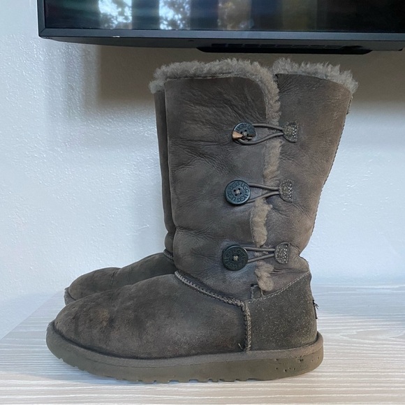 UGG Australia Bailey Button Triplet Tall Gray Suede Boots Size 7 - Picture 4 of 8